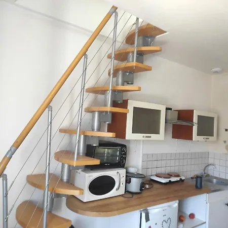Appartement Studio Renove Avec Gout Poitiers